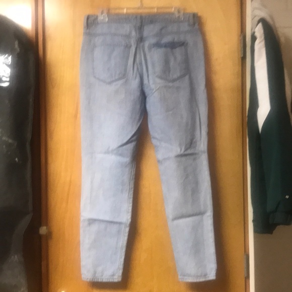 Distressed mom jeans - Picture 2 of 2